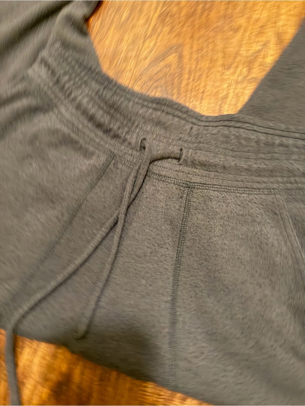 ALO Yoga women  Black Jogger Sweatpants with Back Pockets - Picture 5 of 6